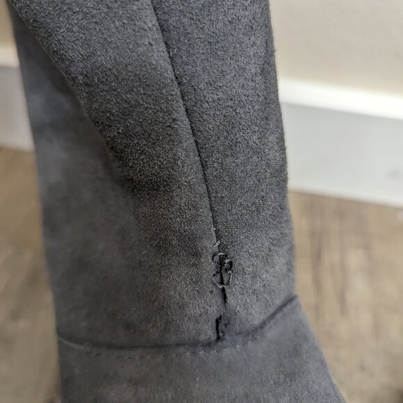 Bearpaw Phylly Boots with lace-up back - Picture 3 of 4